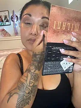 tattedlatina online show from November 9, 2025, 5:17 pm