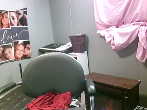 trickydickydaddy online show from November 30, 2025, 9:43 am