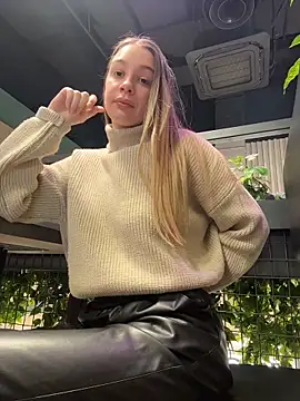 Snapshot of SashaCatt chatting on February 15, 2026, 7:51 am SashaCatt online show from February 15, 2026, 7:51 am