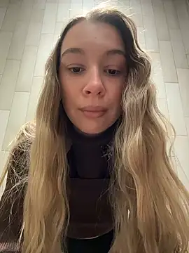 Snapshot of SashaCatt chatting on February 4, 2026, 10:21 am SashaCatt online show from February 4, 2026, 10:21 am