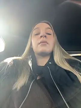 Snapshot of SashaCatt chatting on April 18, 2026, 8:49 am SashaCatt online show from April 18, 2026, 8:49 am