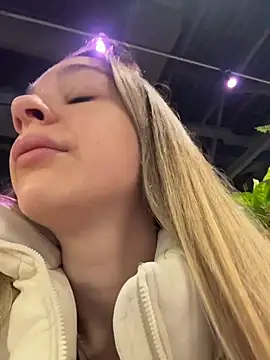 SashaCatt online show from January 13, 2026, 9:13 am