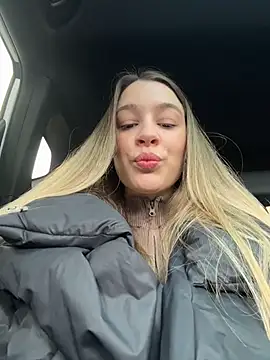 SashaCatt online show from April 5, 2026, 8:21 am