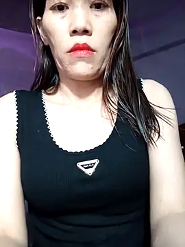 Snapshot of Hini68 chatting on November 13, 2025, 11:47 am Hini68 online show from November 13, 2025, 11:47 am