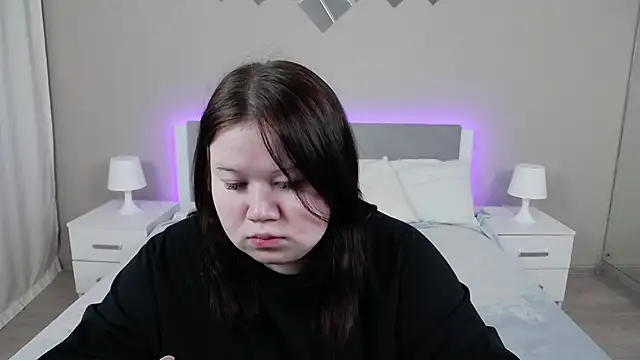 EvaNova  online show from November 27, 2025, 4:24 am