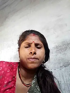 Snapshot of Maya_mohni chatting on May 2, 2026, 2:28 am Maya mohni online show from May 2, 2026, 2:28 am