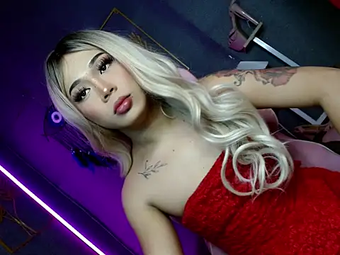 Snapshot of slutty_lauraxxx chatting on February 15, 2026, 5:41 am slutty lauraxxx online show from February 15, 2026, 5:41 am