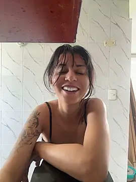 Snapshot of Tamara_Aluna_ chatting on June 25, 2026, 4:01 pm Tamara Aluna online show from June 25, 2026, 4:01 pm