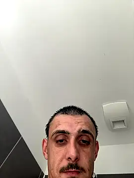 Snapshot of groschibre40100 chatting on November 16, 2025, 10:53 am groschibre40100 online show from November 16, 2025, 10:53 am