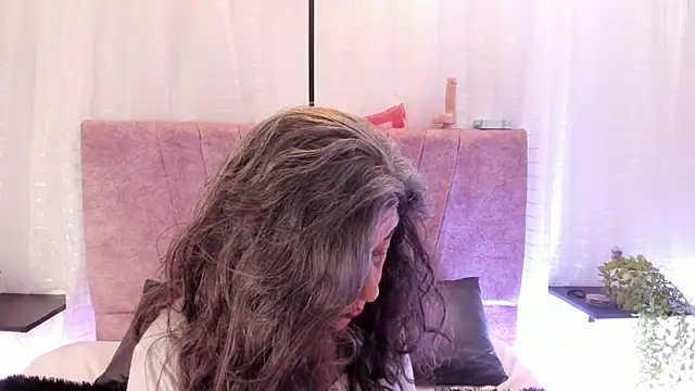 Victoriaa Anderson online show from April 14, 2026, 1:49 pm