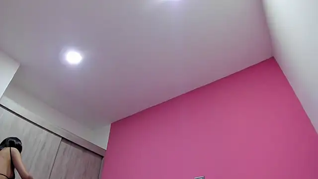 Veronica Frost online show from November 18, 2025, 2:42 pm