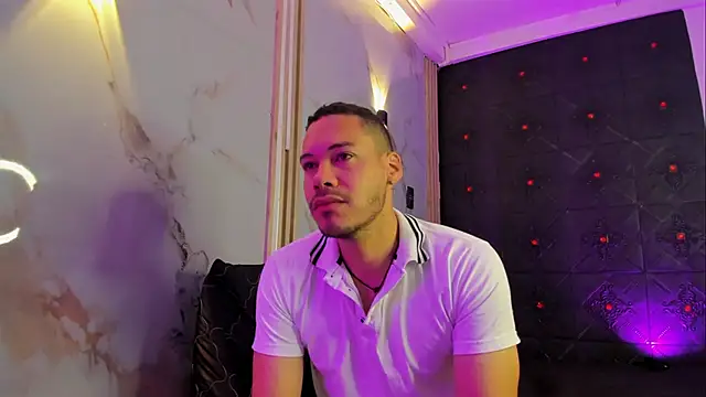 Snapshot of Aron_and_molly chatting on January 15, 2026, 12:08 pm Aron and molly online show from January 15, 2026, 12:08 pm