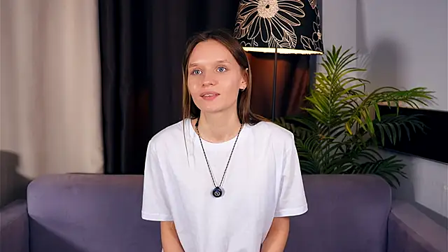 EdythLao online show from November 10, 2025, 11:59 am