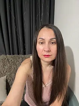 NikaGold7725 online show from November 18, 2025, 8:01 pm