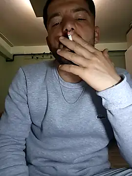 Snapshot of Cekiyorum__Gulumse chatting on November 8, 2025, 10:35 pm Cekiyorum Gulumse online show from November 8, 2025, 10:35 pm