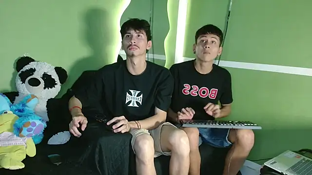 Kurt williams1 online show from November 25, 2025, 11:59 pm