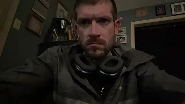 Lnghorn1614 online show from November 9, 2025, 9:41 pm