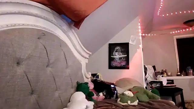 Dusaa  online show from April 7, 2026, 12:01 am