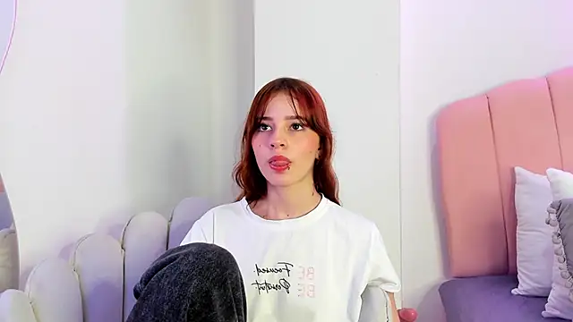 scarlett smith 3 online show from November 24, 2025, 3:17 am