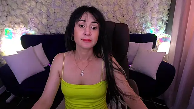 CarolinaaFoxyyy online show from June 11, 2026, 12:46 pm
