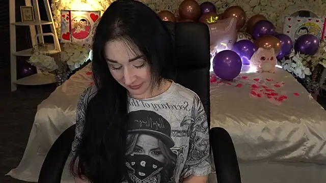 Snapshot of CarolinaaFoxyyy chatting on February 24, 2026, 7:48 pm CarolinaaFoxyyy online show from February 24, 2026, 7:48 pm