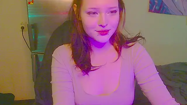 cutespark online show from November 22, 2025, 11:03 pm