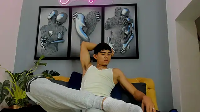 Ashton  Montana online show from January 13, 2026, 7:29 pm