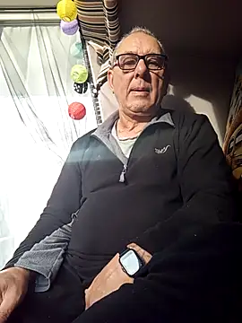 andy-1961 online show from November 13, 2025, 8:18 am