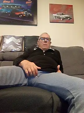 andy-1961 online show from November 15, 2025, 7:51 pm