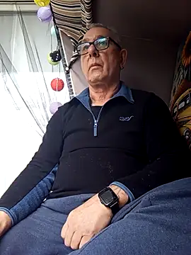 andy-1961 online show from November 30, 2025, 12:50 pm