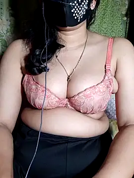 HotGirl23231 online show from April 28, 2026, 7:51 pm