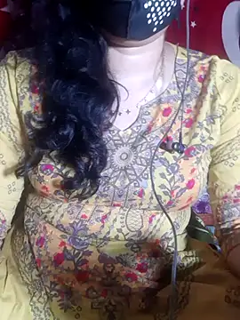 Snapshot of HotGirl23231 chatting on June 29, 2026, 7:13 pm HotGirl23231 online show from June 29, 2026, 7:13 pm