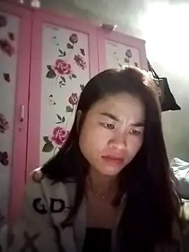 Snapshot of Xillie9222 chatting on November 10, 2025, 8:03 pm Xillie9222 online show from November 10, 2025, 8:03 pm