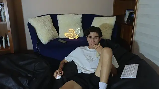 Derekswan online show from December 4, 2025, 12:42 am