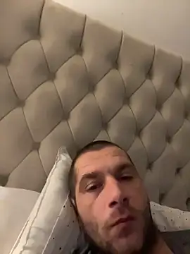 Kinkycouple142 online show from February 1, 2026, 9:02 pm