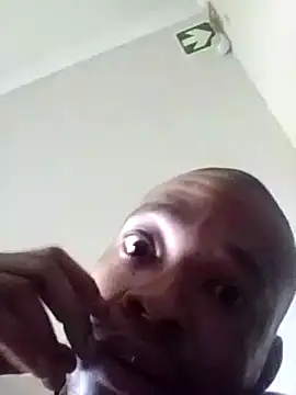 Snapshot of Leftout- chatting on November 25, 2025, 6:14 am Leftout- online show from November 25, 2025, 6:14 am