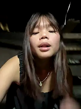 Hilary118 online show from November 10, 2025, 4:28 am