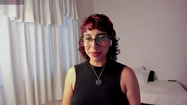 VictoriaAmelie online show from November 14, 2025, 10:02 pm