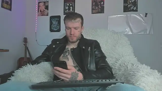 Huntall77 online show from April 2, 2026, 4:52 am