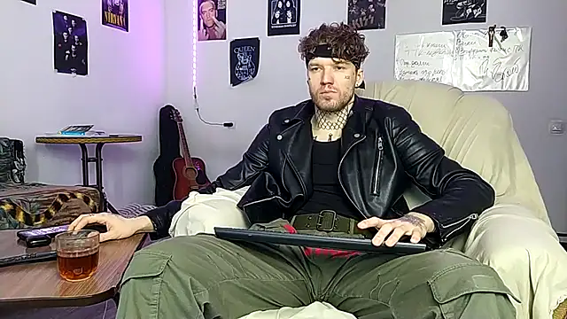 Huntall77 online show from February 14, 2026, 5:29 am