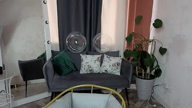 Annie Way online show from March 13, 2026, 4:28 am