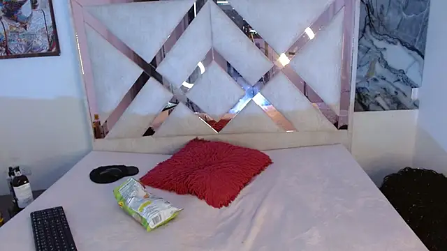 tael novacs online show from December 14, 2025, 3:13 am