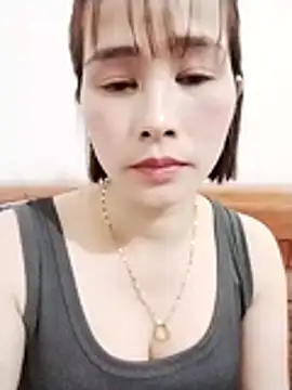 Swan-white123 online show from December 21, 2025, 1:02 pm