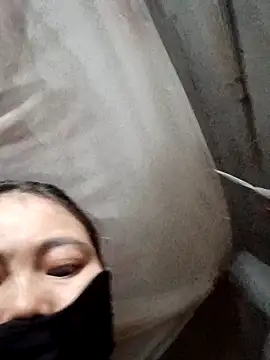 thuy-kieu online show from November 19, 2025, 3:28 am