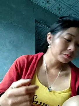 vangkt-cute online show from November 13, 2025, 3:21 am