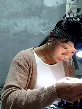 vangkt-cute online show from November 18, 2025, 5:49 pm