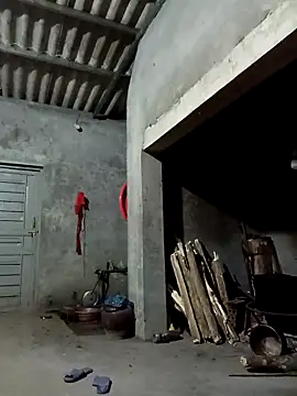 vangkt-cute online show from April 16, 2026, 10:23 pm