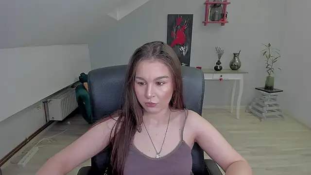 LouannaHart online show from February 9, 2026, 4:54 am