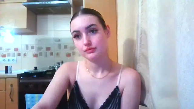 Snapshot of RobinWalker chatting on November 18, 2025, 4:21 pm RobinWalker online show from November 18, 2025, 4:21 pm