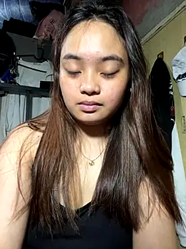 pinayyours18 online show from November 23, 2025, 5:28 am